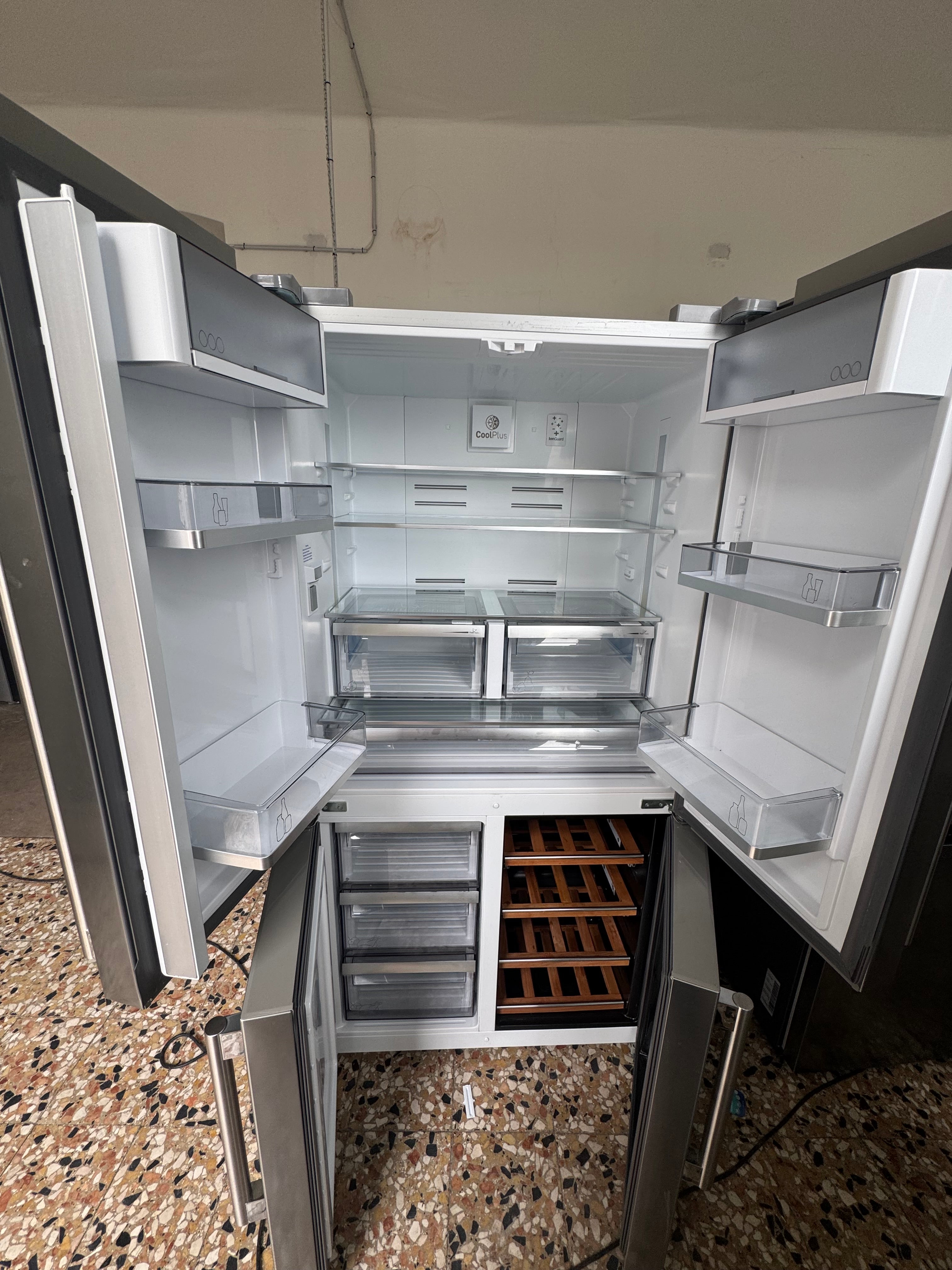 Elektrabregenz cross door Kühlschrank mit Weinkühler – Retourware