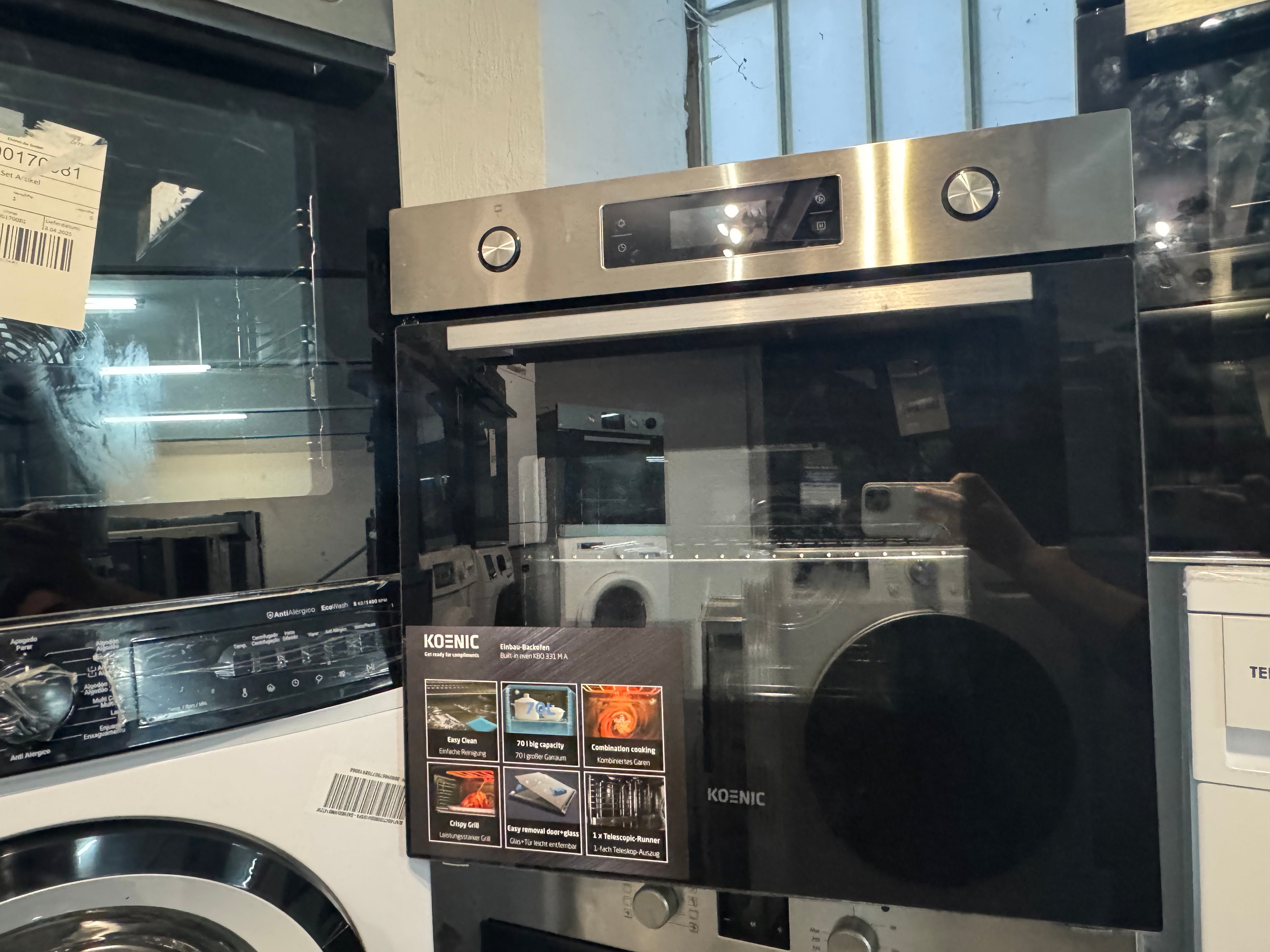 Koenic Einbau-Backofen – EasyClean & Heißluft-Technologie, 70 Liter Kapazität