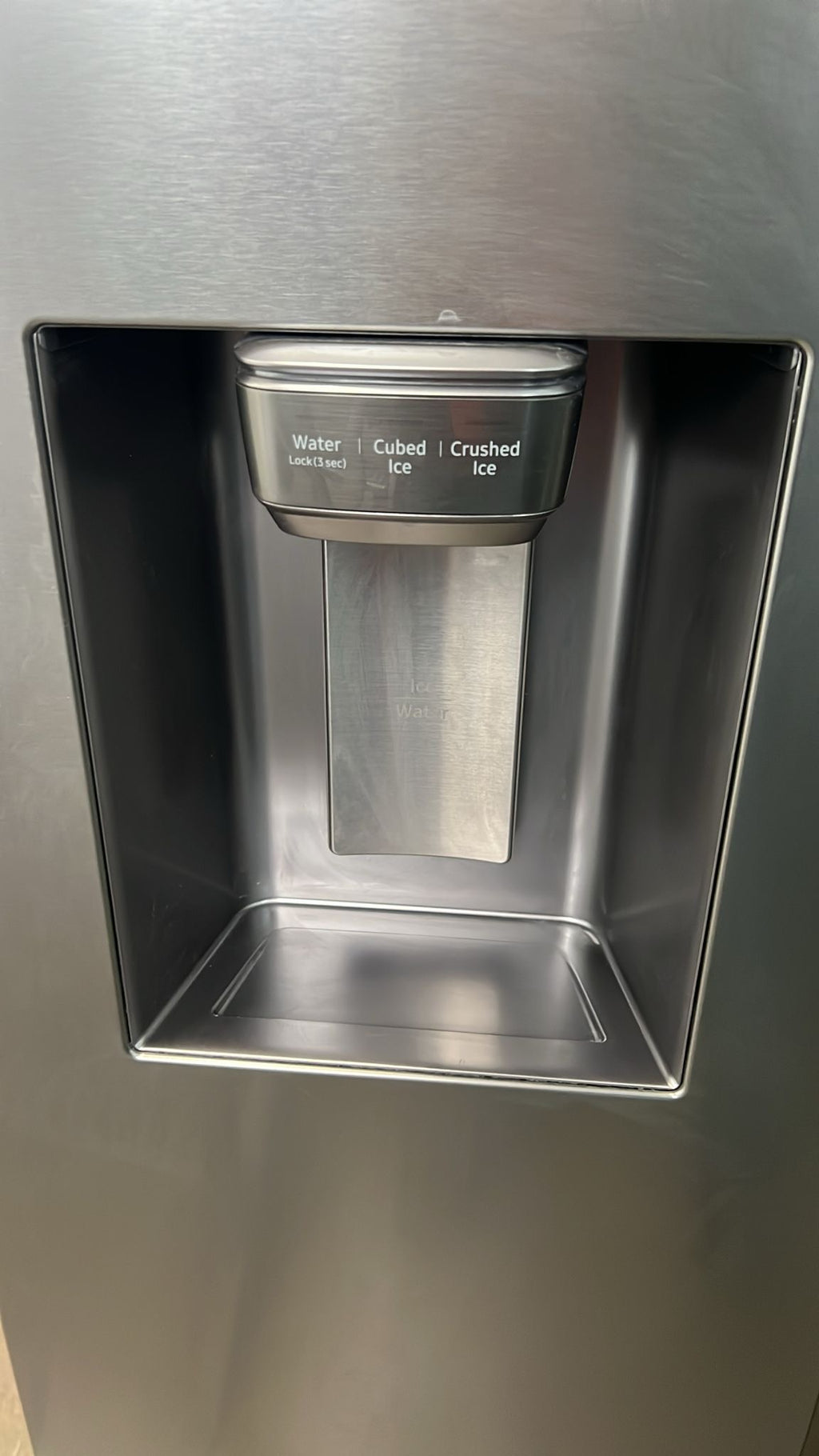 Samsung Side-by-Side Kühlschrank mit Wasserspender & Ice Maker – Twin Cooling, Edelstahl | Retourware