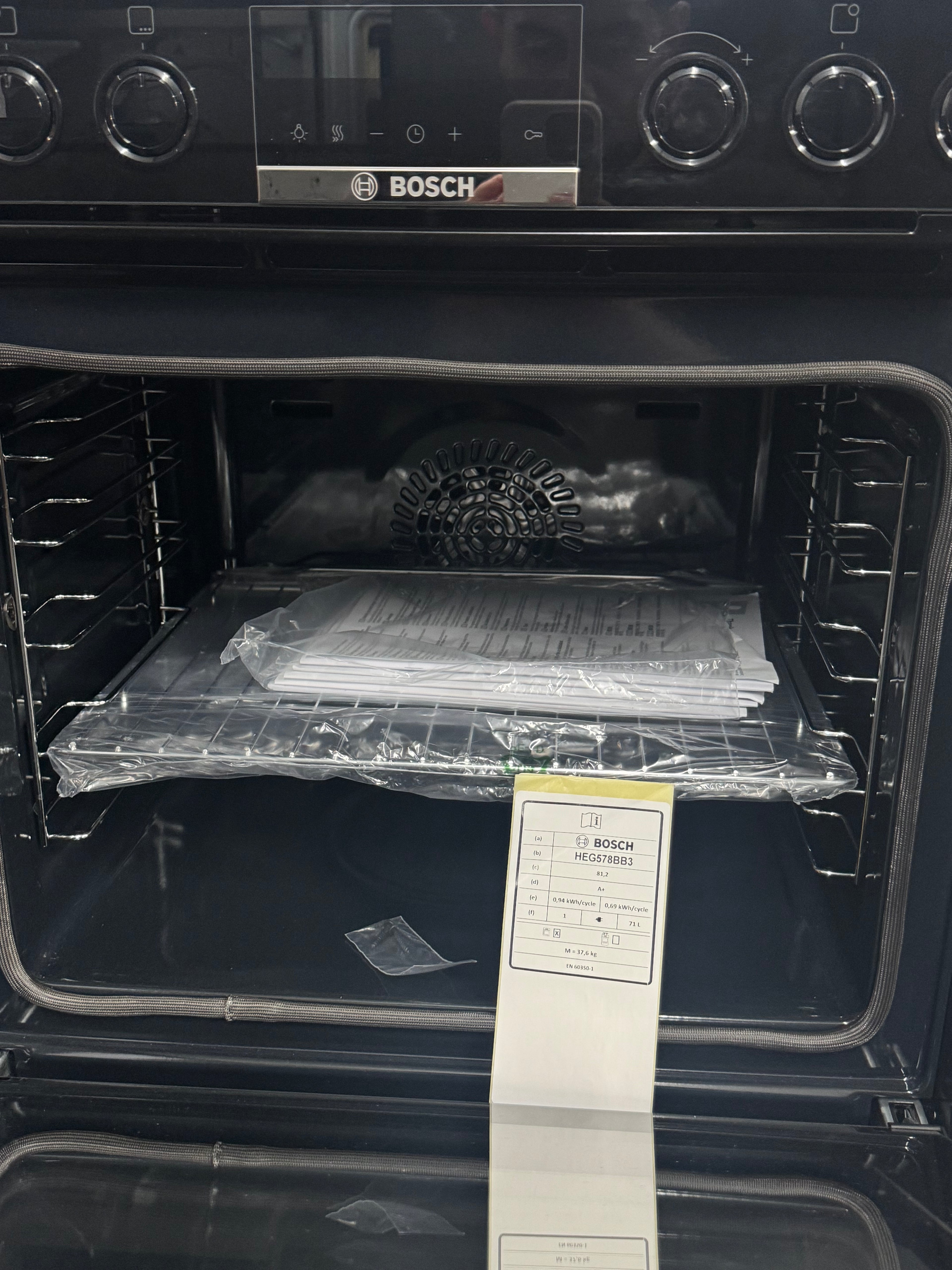 Bosch HEG578BB3 Einbau-Backofen – AirFry & Heißluft Eco, 71 Liter Kapazität