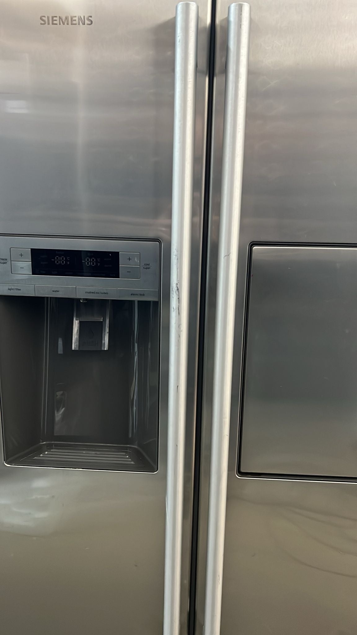 Siemens Side-by-Side Kühlschrank – No Frost, Wasserspender, Edelstahl | Retourware