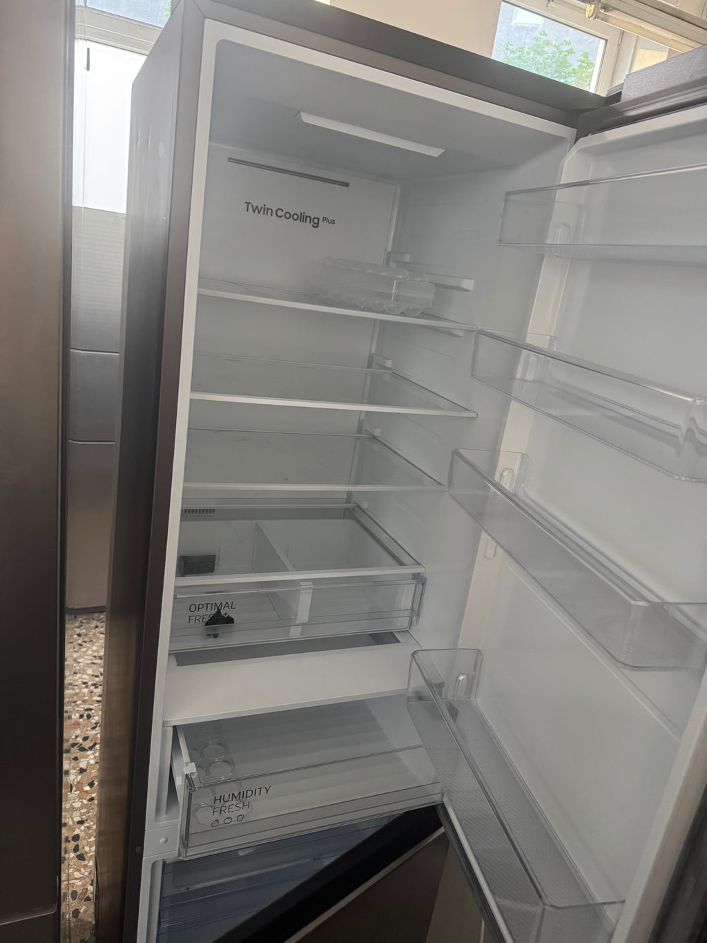 SAMSUNG BRB70F26CEF0EF Kühl- und Gefrierkombination (E, 267 l, 1775 mm hoch, Einbaugerät, No Frost